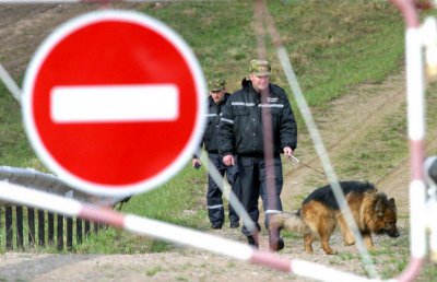 Прикордонники затримали трьох буковинців з контрабандою