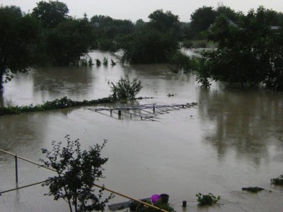 У Маршинцях на Буковині повінь зруйнувала дорогу і міст