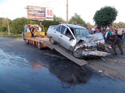 У Чернівцях легковик врізався у мікроавтобус