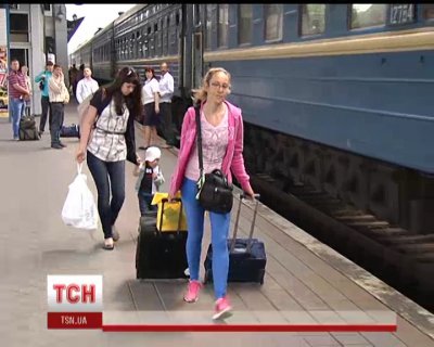 Українці перестали їздити у Крим і Москву