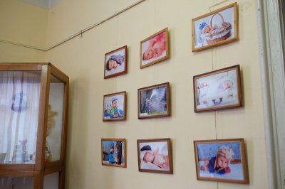 Фотохудожники Чернівців організували виставку дитячих портретів