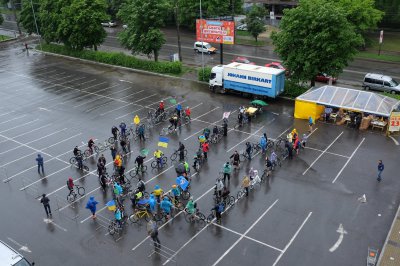 Велосипедисти Чернівців сформували тризуб