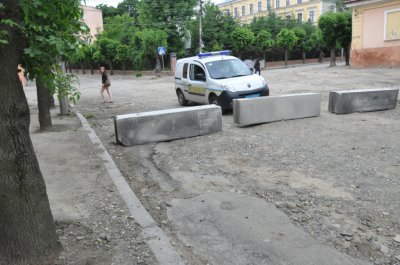 Проїзд по вулиці Б. Хмельницького обмежили через ремонт