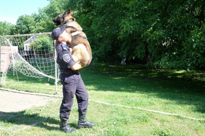 У чернівецькому кінологічному центрі поставили пам’ятник собаці