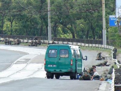 У Маріуполі бойовики обстріляли машину з прикордонниками. Є Загиблі