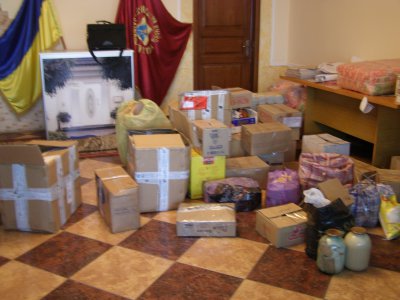 Посилки для військових на Сході везуть щотижня з села Лужани на Буковині