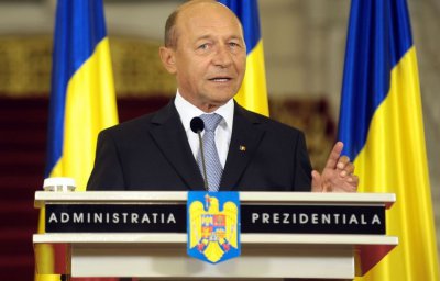 Президента Румунії знову відправляють у відставку