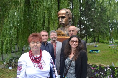 У буковинському селі відкрили пам’ятник Шевченкові