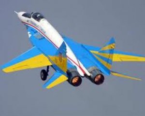 Українські ВПС знищили колонни важкої техніки, які прорвалися в Україну
