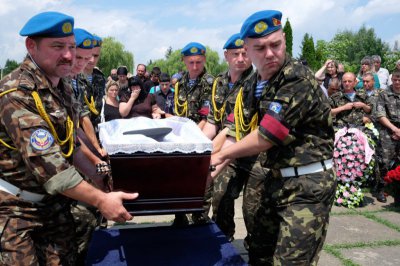 У зоні АТО загинуло вже 200 українських військових