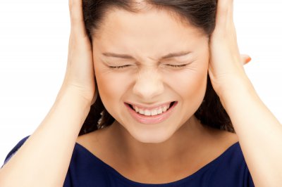 Шум у вухах змінює роботу мозку