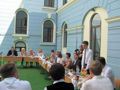 Мер Каспрук вручив 200-бальникам та їхнім учителям подяки (ФОТО)