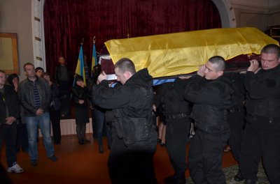 На Заставнівщині прощалися із загиблим в зоні АТО військовим (фото)