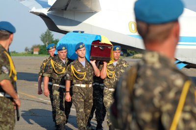 У Чернівцях прощаються із загиблими у зоні АТО буковинськими військовими (ФОТО)