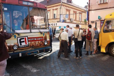 Жертви кредит-афер блокували рух транспорту в центрі Чернівців