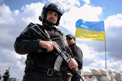 Яценюк: В АТО задіяно 50 тисяч українських військових