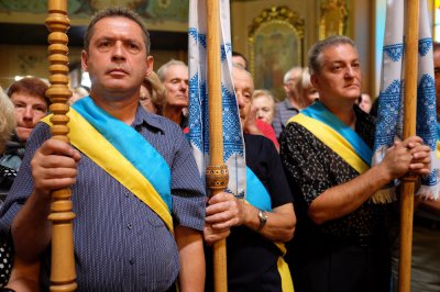 У Чернівцях попрощалися із загиблим священиком та його дружиною (ФОТО)