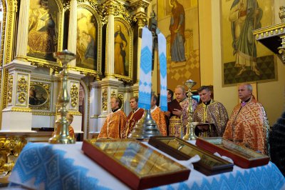 У Чернівцях попрощалися із загиблим священиком та його дружиною (ФОТО)