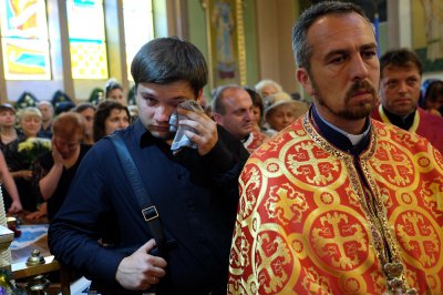 У Чернівцях попрощалися із загиблим священиком та його дружиною (ФОТО)