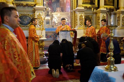 У Чернівцях попрощалися із загиблим священиком та його дружиною (ФОТО)