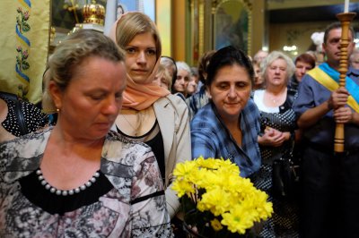 У Чернівцях попрощалися із загиблим священиком та його дружиною (ФОТО)