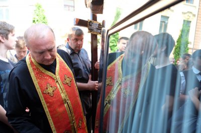 У Чернівцях попрощалися із загиблим священиком та його дружиною (ФОТО)