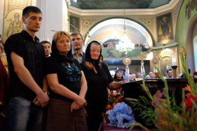 У Чернівцях попрощалися із загиблим священиком та його дружиною (ФОТО)