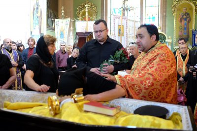 У Чернівцях попрощалися із загиблим священиком та його дружиною (ФОТО)