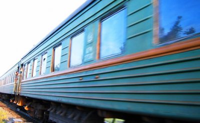 Потяг "Київ - Чернівці" затримується через аварію