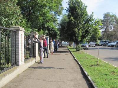 Паркан чернівецького обленерго розфарбували у національні кольори