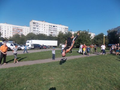 У Чернівцях на фестивалі дихали вогнем і стрибали з дахів