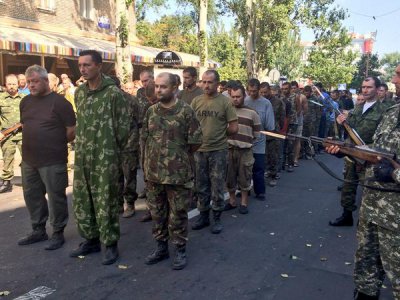 Терористи почали звільняти військовополонених