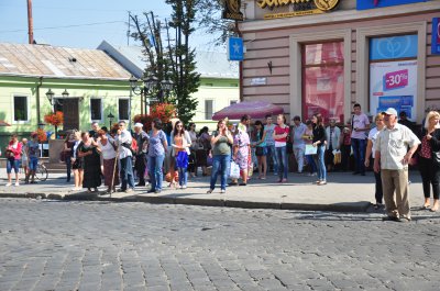 У ЧЕРНІВЦЯХ ЗУПИНИЛИСЯ ВСІ МАРШРУТКИ (ФОТО)