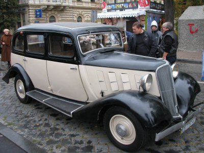 До Дня міста в Чернівцях проведуть автомобільний парад