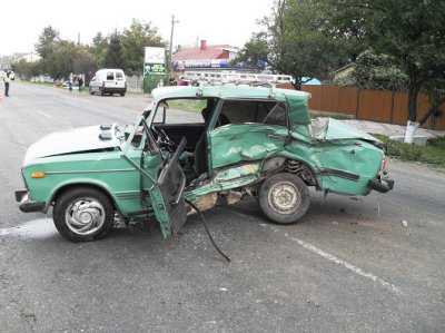У Шипинцях в аварії загинув водій "шістки" (ФОТО)