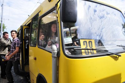 Чернівецьких пасажирів порахують львівські студенти