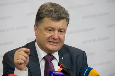 Порошенко таки підпише закон про люстрацію