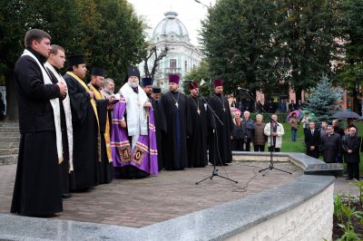 Чернівчани помолилися за мир в Україні (ФОТО)