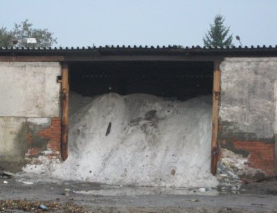 Чернівці закупили пісок і сіль на зиму (ФОТО)