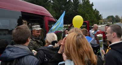 У відпустку із зони АТО приїхали 26 буковинських десантників (ФОТО)