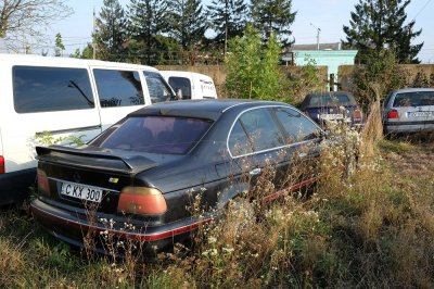 На складі митниці Буковини конфісковані авто зберігаються десяток років (ФОТО)