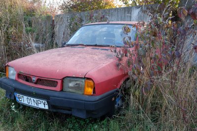 На складі митниці Буковини конфісковані авто зберігаються десяток років (ФОТО)