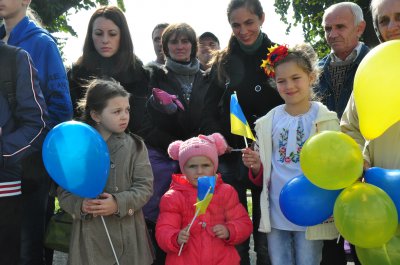 У Чернівцях з оркестром зустріли півсотні військових із зони АТО (ФОТО)