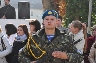 У Чернівцях з оркестром зустріли півсотні військових із зони АТО (ФОТО)