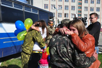 У Чернівцях з оркестром зустріли півсотні військових із зони АТО (ФОТО)