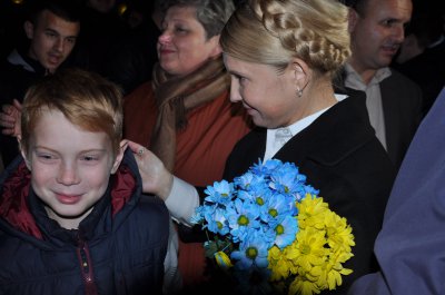 Тимошенко у Чернівцях передала військовим зимову форму (ФОТО)