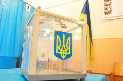 Буковинці найактивніше голосують на Хотинському окрузі