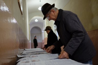 Буковинці ходять голосувати цілими сім’ями (ФОТО)