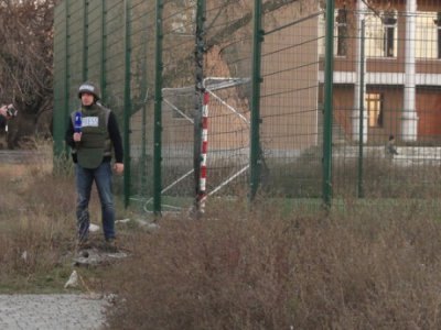 Снаряд, який вбив підлітків у донецькій школі, прилетів з боку бойовиків