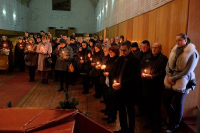 У Чернівцях попрощались із загиблим на сході військовим (ФОТО)